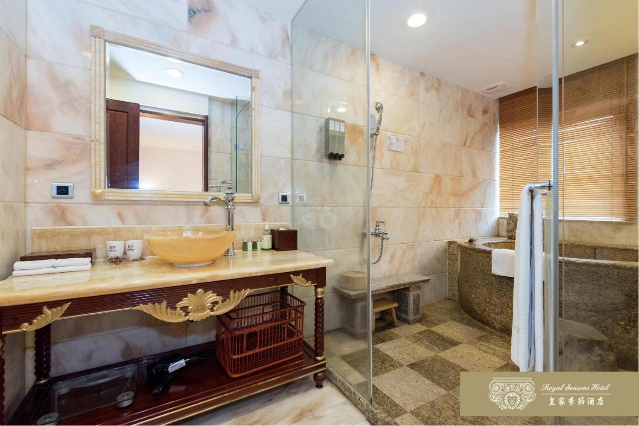Royal Seasons Hotel Beitou Taipei Esterno foto