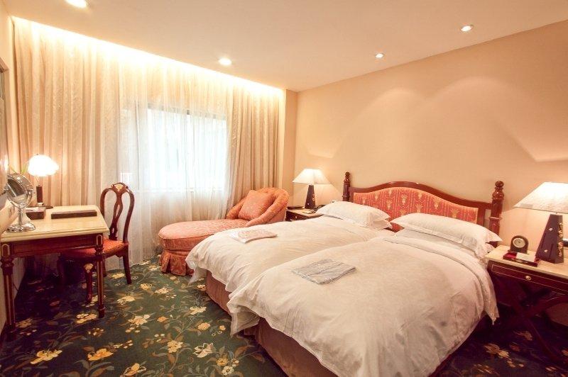 Royal Seasons Hotel Beitou Taipei Esterno foto