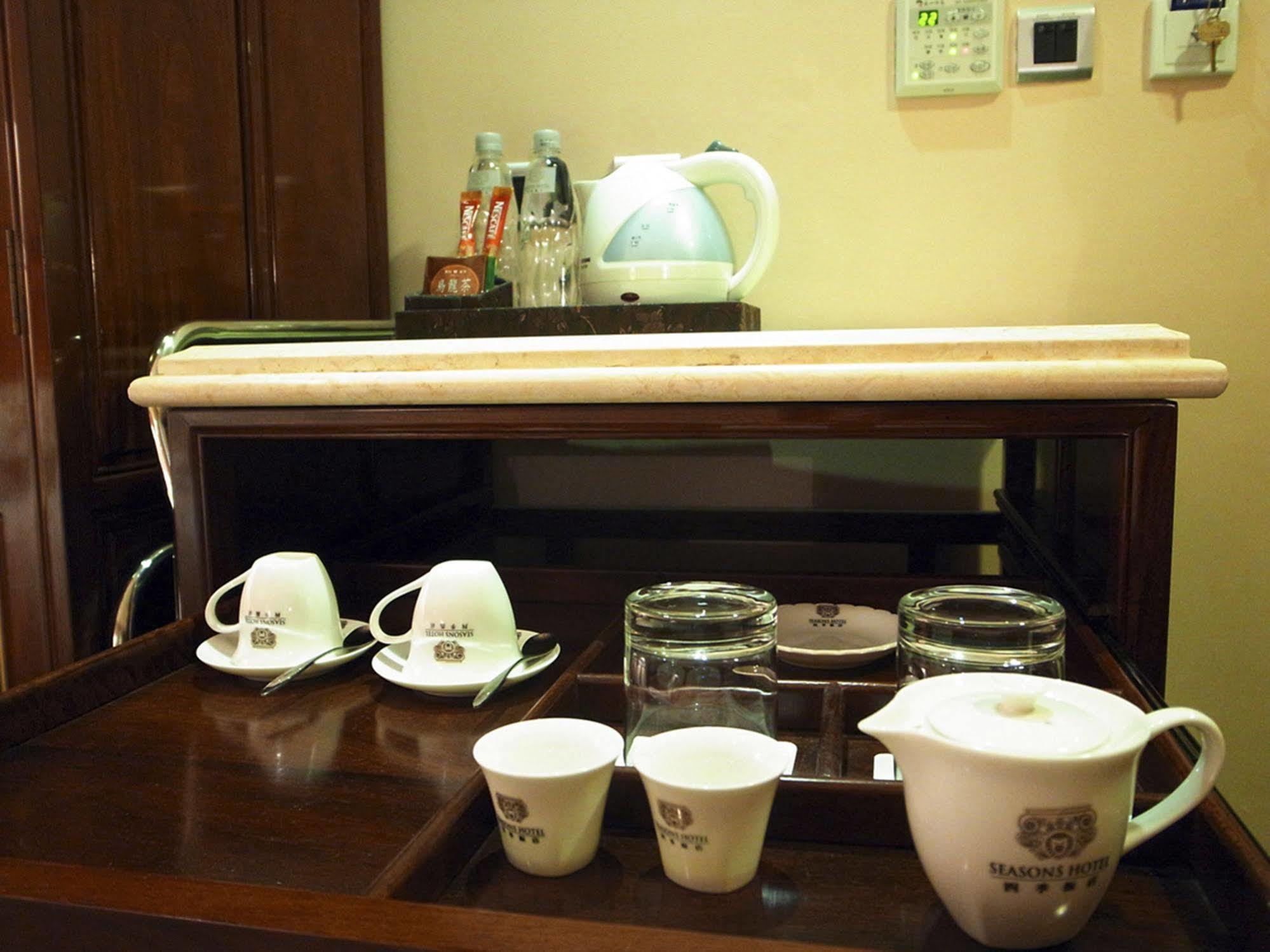 Royal Seasons Hotel Beitou Taipei Esterno foto