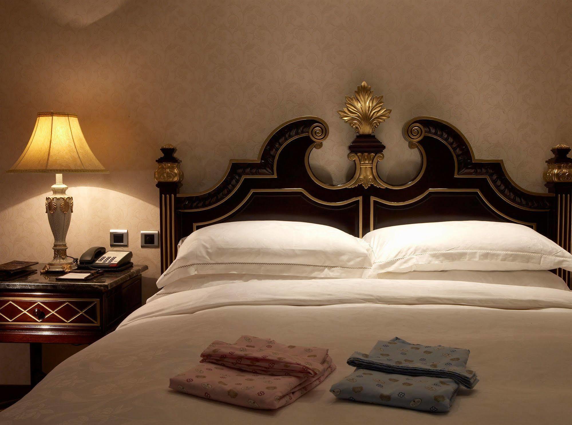 Royal Seasons Hotel Beitou Taipei Esterno foto