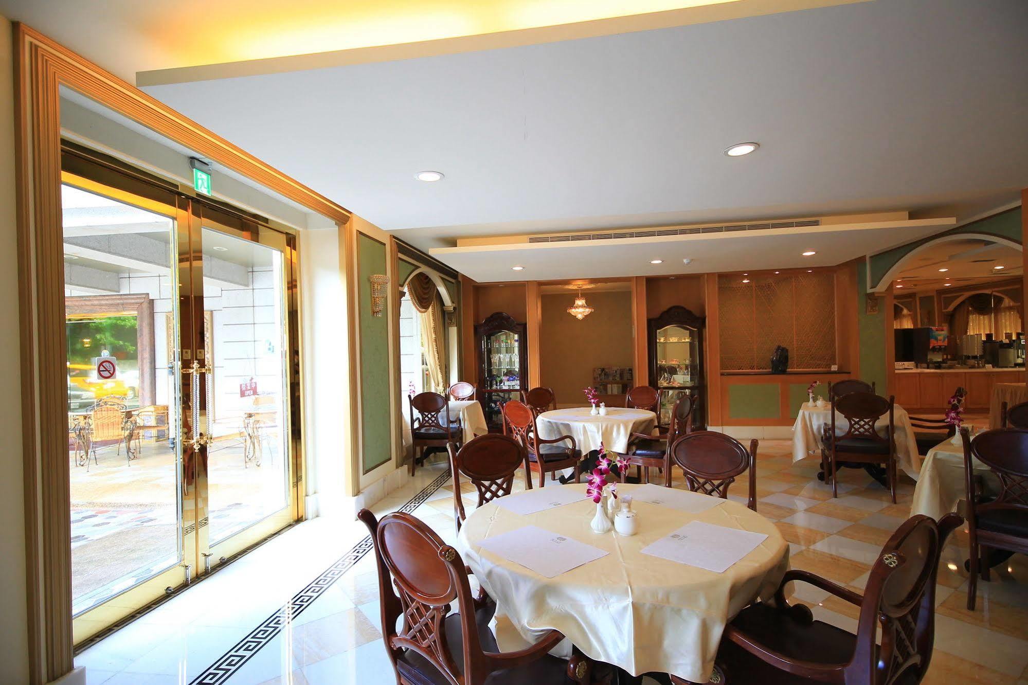 Royal Seasons Hotel Beitou Taipei Esterno foto