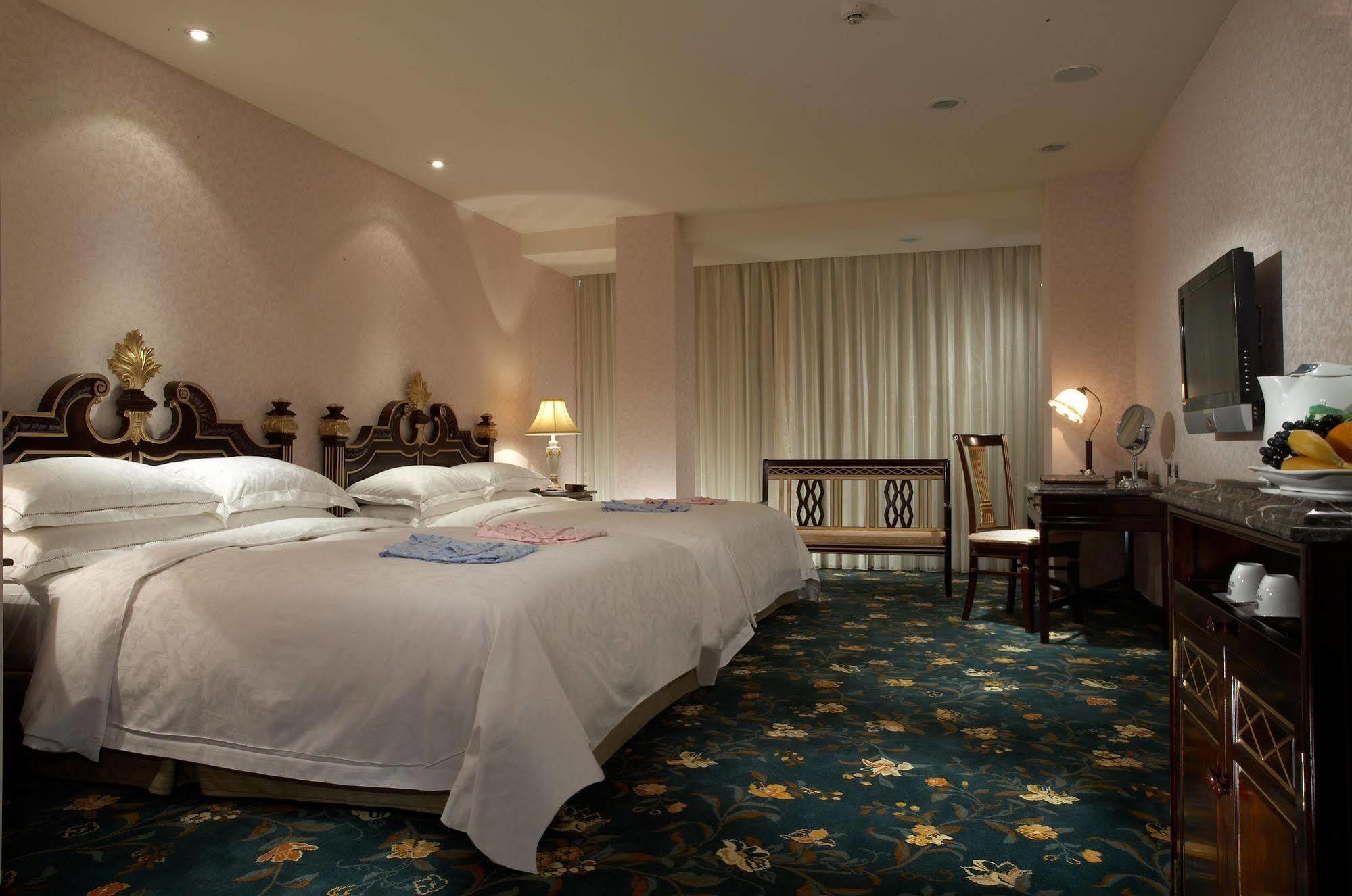Royal Seasons Hotel Beitou Taipei Esterno foto